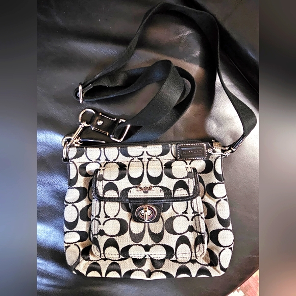 Coach Handbags - Coach Crossbody Signature Monogrammed purse EUC